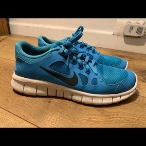 Blue nike free runs